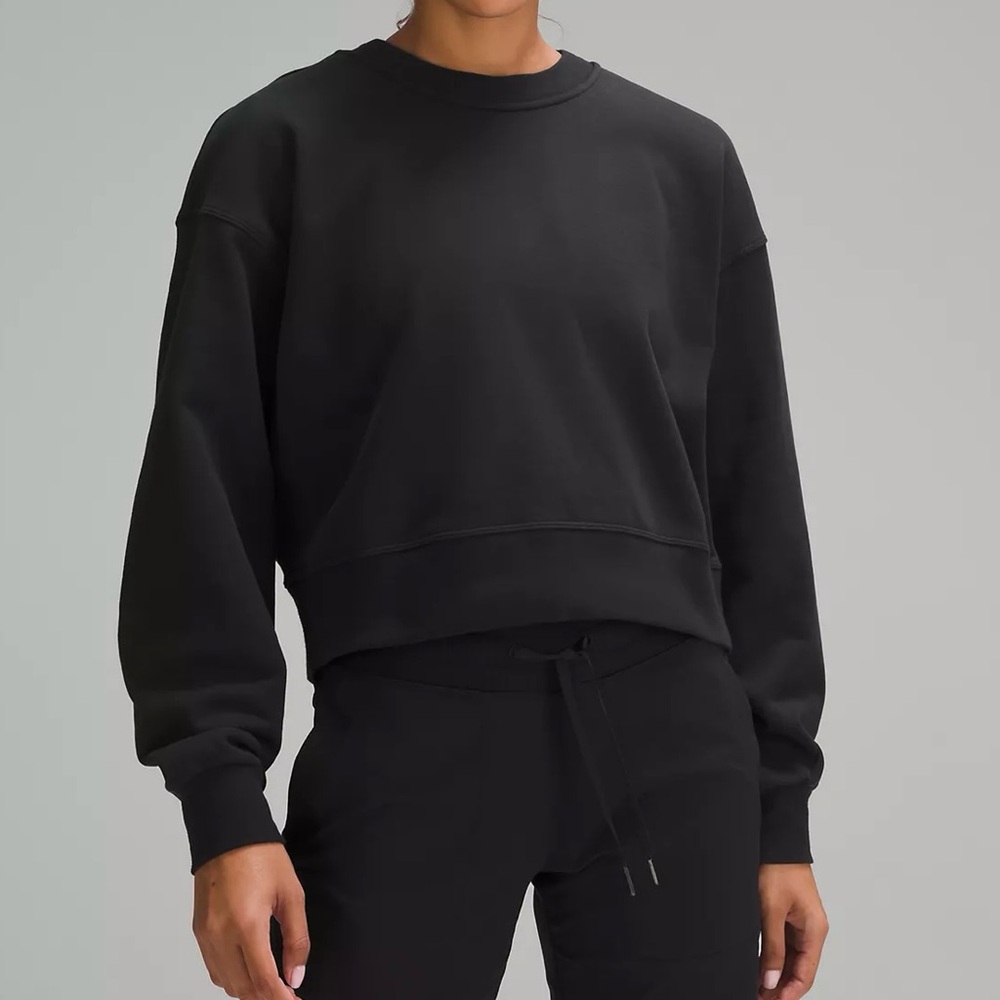 Lululemon Perfectly Oversized Crew in Black Women’s Size 4